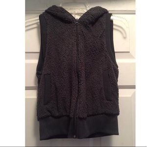 NWOT Color Story small gray fuzzy vest jacket